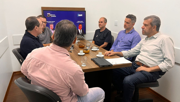 Acianf sedia encontro com representantes do TI Rio para impulsionar tecnologia e inovação em Nova Friburgo